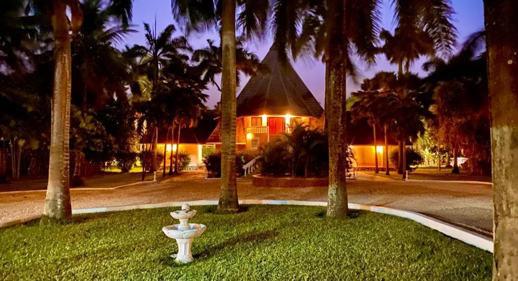 Sunset Villa Boutique Resort Praia de Diani Exterior foto